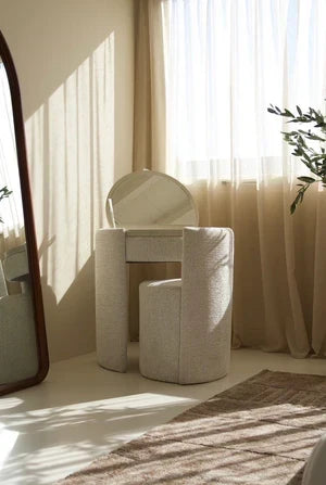 Noverta Vanity Table